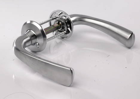 Ytterdörrhandtag med returfjäder