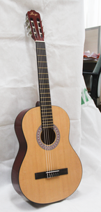 Nylonsträngad akustisk gitarr Joy