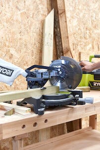 Kap- och geringssåg Ryobi EMS190DC