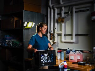 Ryobi RLPH18-0 hybrid arbeidsbelysning med LED-paneler