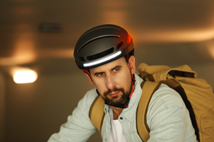 Livall EVO21 Commuter+ Smart Pyöräilykypärä, musta