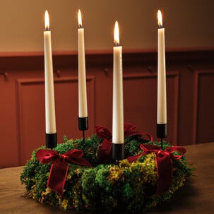 Metallinen kynttilänjalka kruunukynttilöille musta, 4 kpl