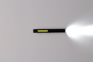 Oppladbar lommelykt med lyssterk LED og UV