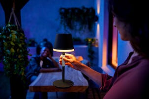 Philips Hue WCA Go bærbar bordlampe i metall, 35 cm