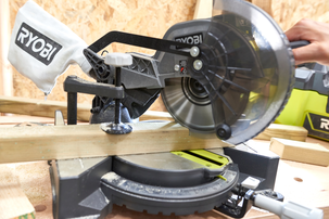 Kap- och geringssåg Ryobi EMS190DC