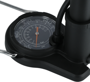Fotpump med manometer och ventiladaptrar 11 bar