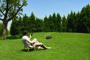 MOVA ViAX AI robotgräsklippare utan slinga, 300 m2