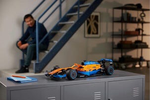 LEGO Technic McLaren Formula 1 -kilpa-auto 42141, yli 18-vuotiaille