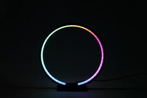 Pöytävalaisin Neon Ring RGB väritehosteilla, 27 cm