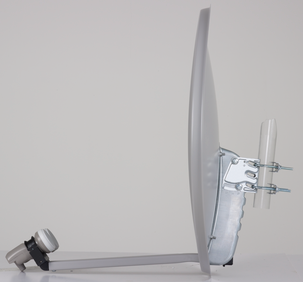 Parabolantenn med dubbel universal-LNB