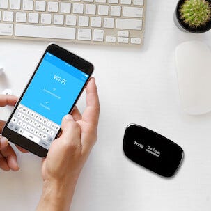 Router för mobilt bredband 4G Zyxel WAH7608