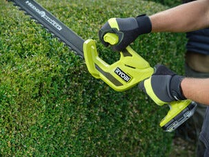 Ryobi batteridriven häcksax RY18HT40B-0 18 V ONE+