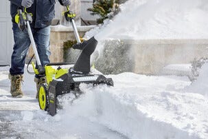 Ryobi batteridriven snöslunga, RY36STX53A-160