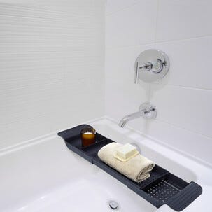 Pidennettävä kylpyammehylly muovia, musta