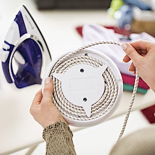 Sladdlöst strykjärn Russell Hobbs Supreme Steam Cordless 23300