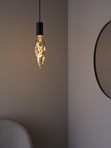 Sotet dimbar E27 LED-pære, ekstra varmhvitt lys