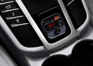 Swissten FM-sändare med Bluetooth för bil, 12-24 V