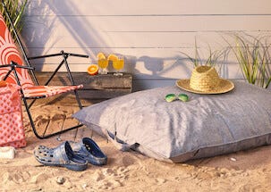 Kudde utomhus, 130 x 97 cm