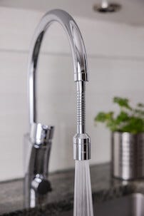 Virtauksenrajoitin ja letku, keittiöhanaan, WatWin Select