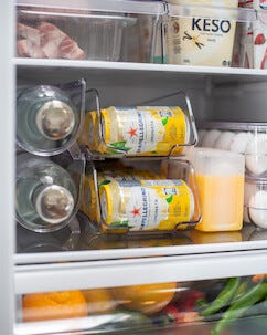 Juomatölkkien säilytysteline jääkaappiin, Coline.