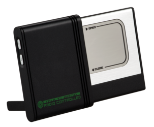 Radiokontrollerad rese-/alarmklocka