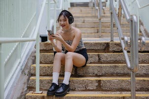 JBL Tune 730BT trådløse over-ear-hodetelefoner, lang batteritid