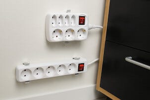 Veggfeste for grenuttak