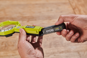 Ryobi RML4-0 förstoringsglas med lampa 4 V USB Lithium