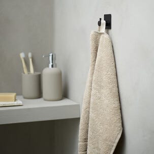 Enkel selvheftende baderomskrok, svart