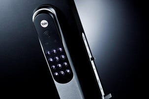 Yale Doorman Classic Home Silver Älylukko