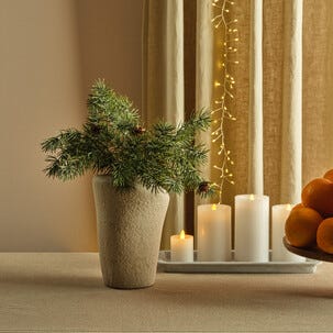 Tallris, dekoration med jutesnöre och kottar, 37 cm