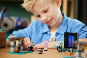 LEGO Minecraft Vapenförrådet 21252, från 7 år