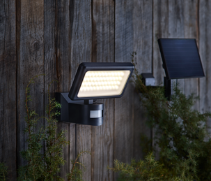 Northlight lyskaster med solcelle og bevegelsessensor 
