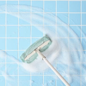 Lattiamopin aloituspakkaus teleskooppivarrella ja liinoilla