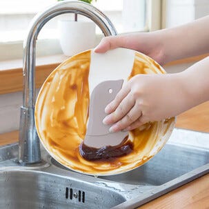 Rengjøringsskrape i plast for fuger og hjørner