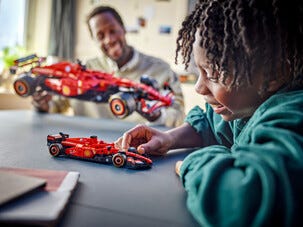 LEGO Speed Champions Ferrari SF-24 F1 racerbil 77242, från 10 år
