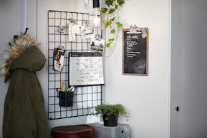 Naga ukeplanlegger med metallholder