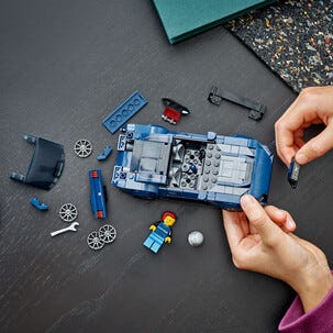 LEGO Speed Champions Ford Mustang Dark Horse 76920, 9 år