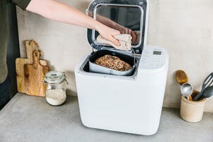 Panasonics bakmaskin SD-B2510WXE, vit