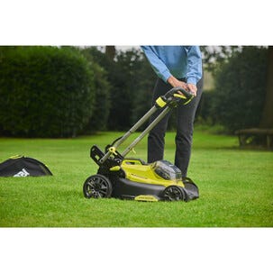 Keräävä akkuruohonleikkuri Ryobi RY18lMX40C-0 18 V