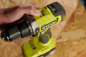 Ryobi skruvdragare med slag RPD18-2C20SA127, 2 batterier
