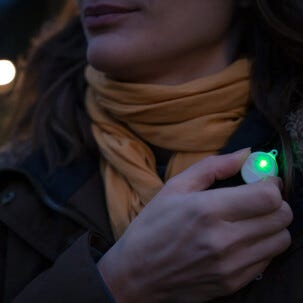 Plegium Smart Emergency Button Wearable Turvahälytin