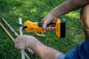 Stiga SC 100e Kit batteridrevet hagesaks, 1 batteri 20 V