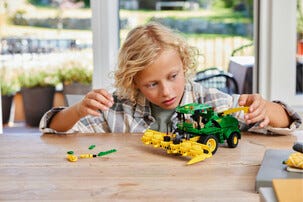 LEGO Technic John Deere 9700 Forage Harvester 42168, yli 9-vuotiaille