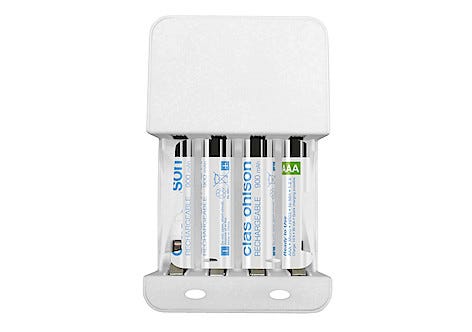 Batterilader med 4 x HR03-batterier