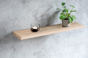 Svävande vägghylla i ekfanér FSC, 60 eller 80 cm