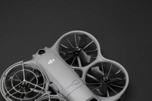 DJI Neo 2 Fly More Combo drönare med tillbehör