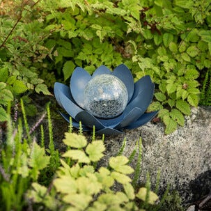 Northlight solcellslykta Lotus, varmvit LED, metall