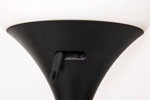 Northlight gulvlampe utendørs, USB, solcelle, svart