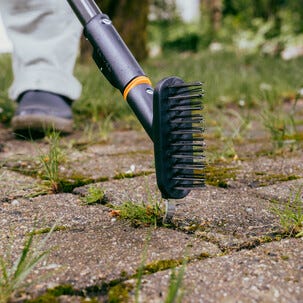 Fiskars OneClick rensekost stålbørste